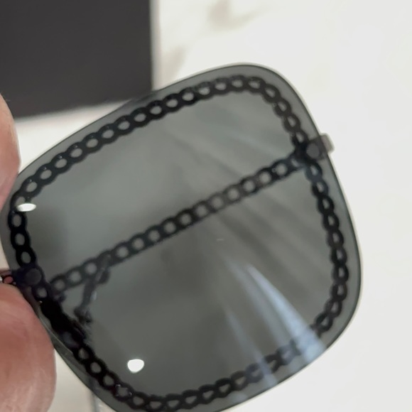 CHANEL 🖤
Interlocking CC Logo Square Sunglasses 🕶️ - Picture 10 of 12